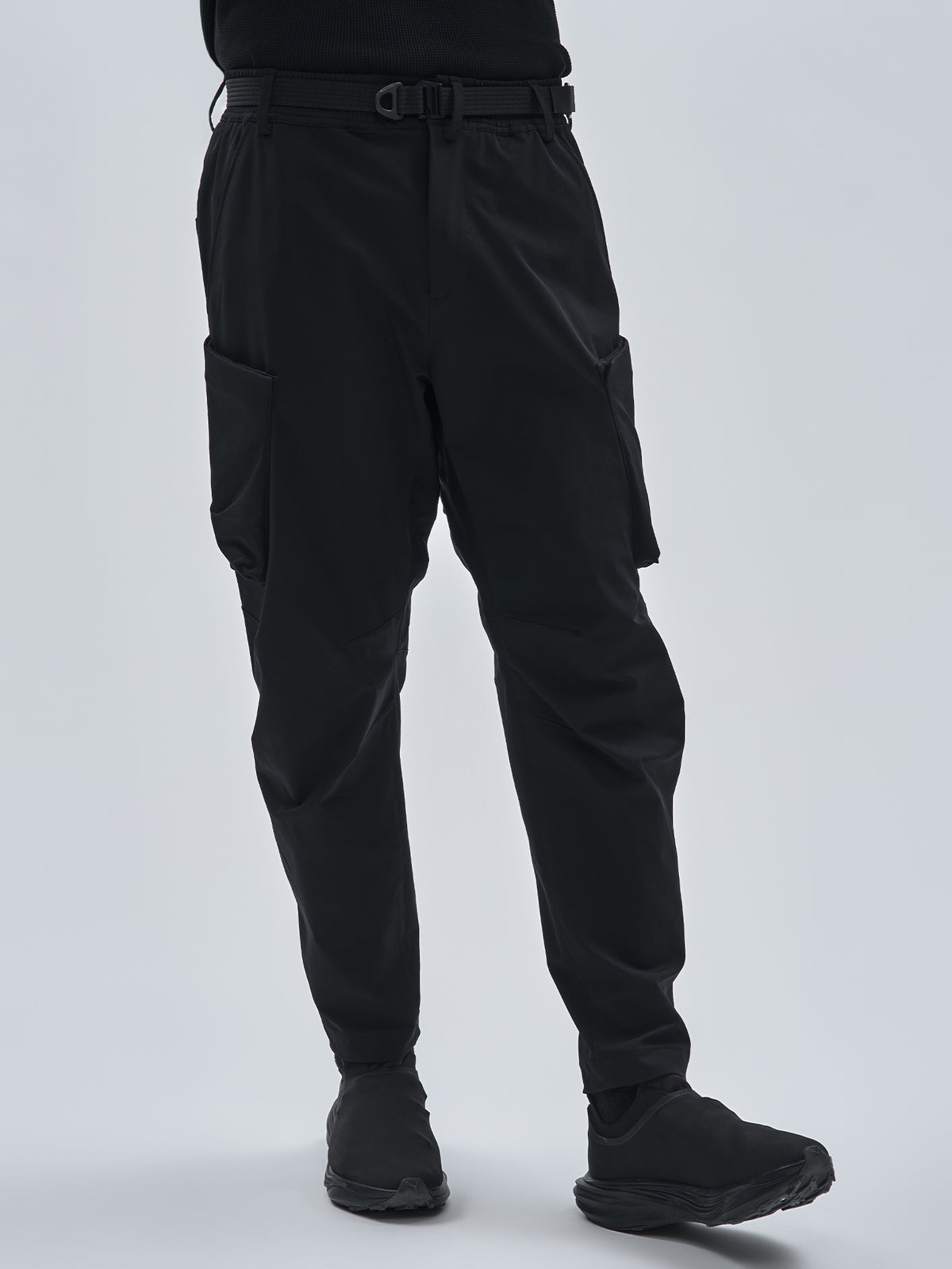 ARBENI CARGO PANTS BLACK