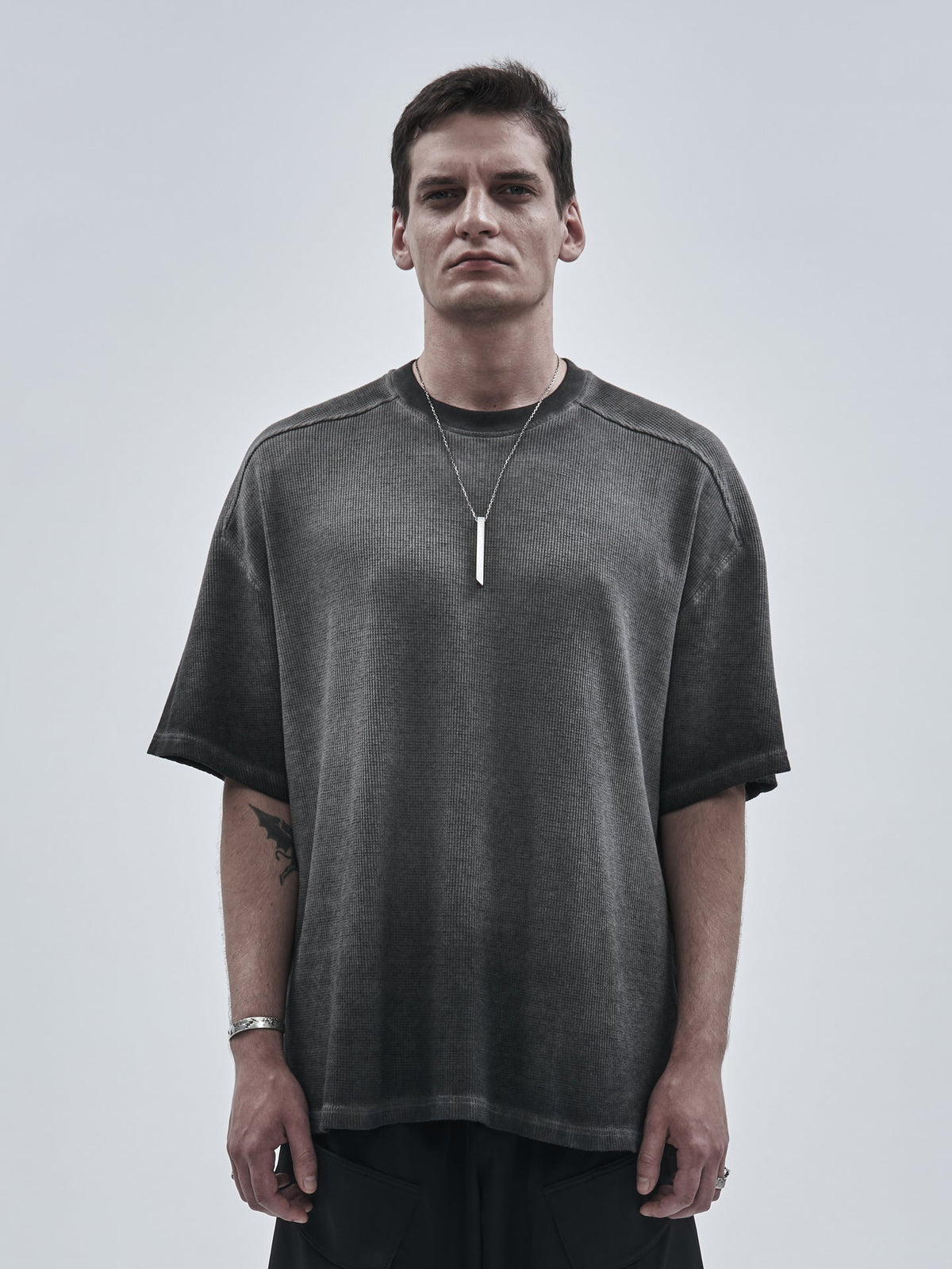 ELZARI TEE GREY