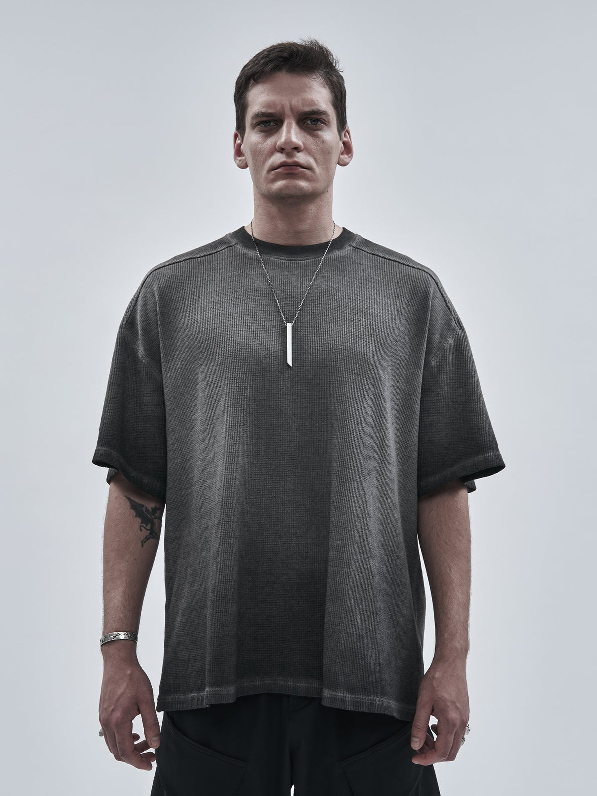 ELZARI TEE GREY