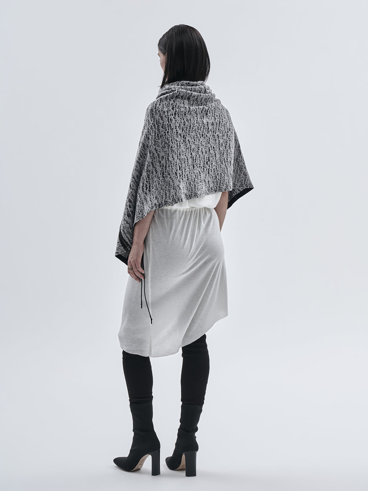 alza poncho wool white / grey