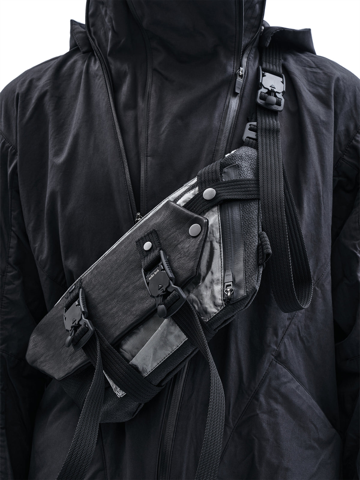 erein bag schoeller metal / kangaroo leather / kevlar