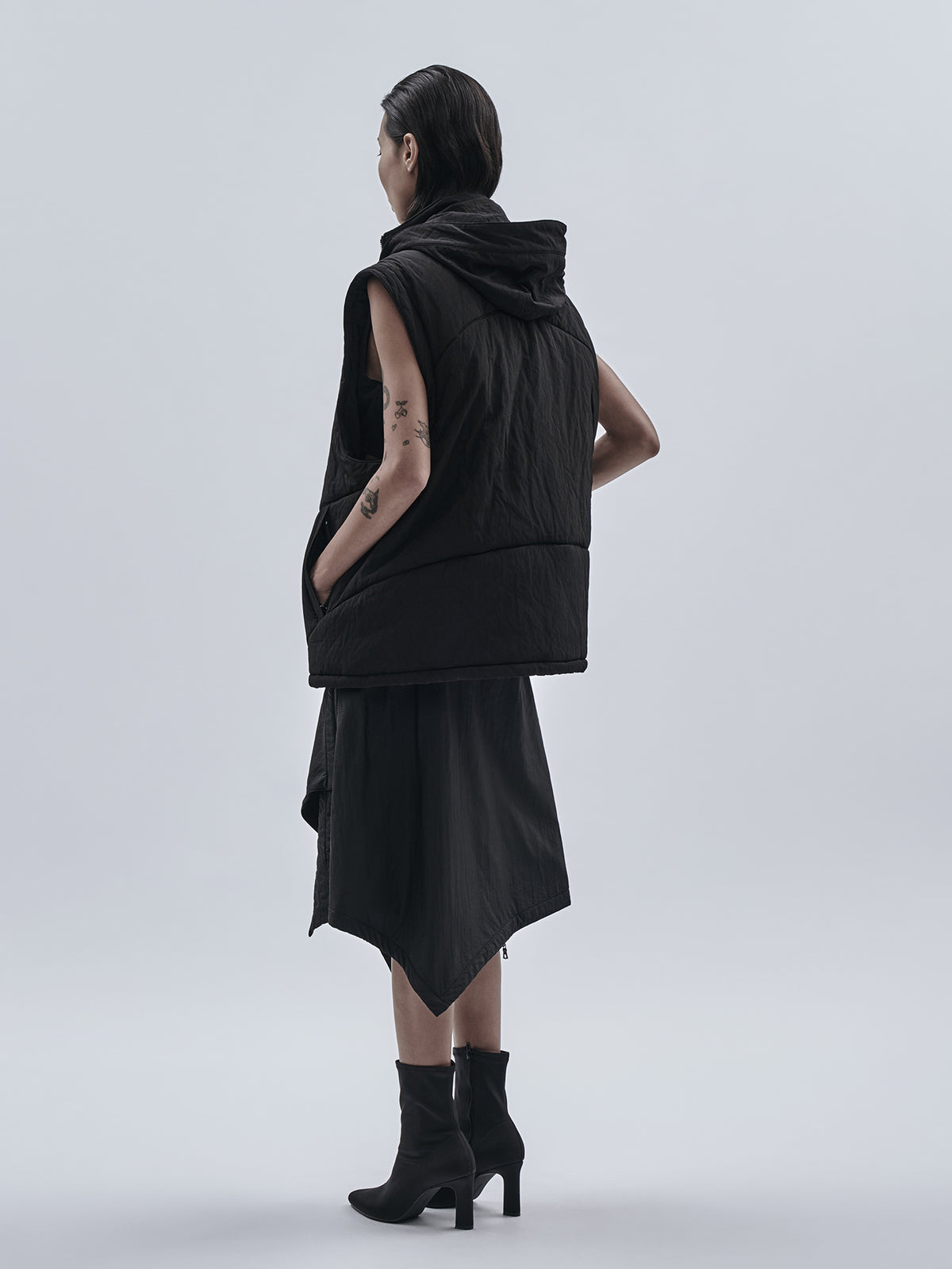 otzan padded vest nylon metal black
