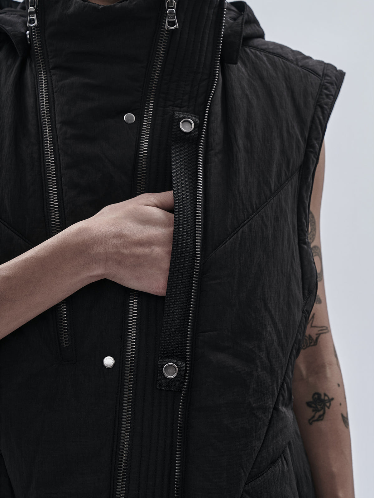 otzan padded vest nylon metal black