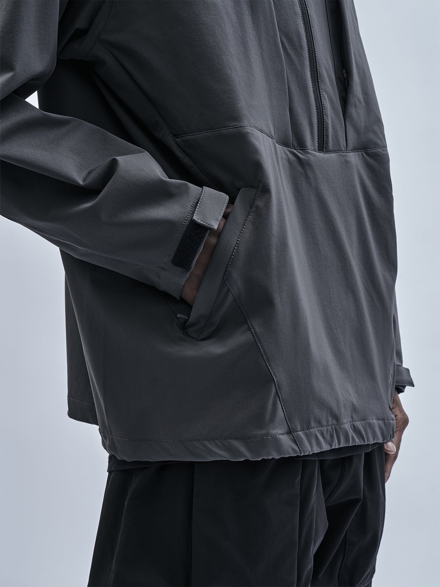 enfin levé - uhain graphene shell jacket