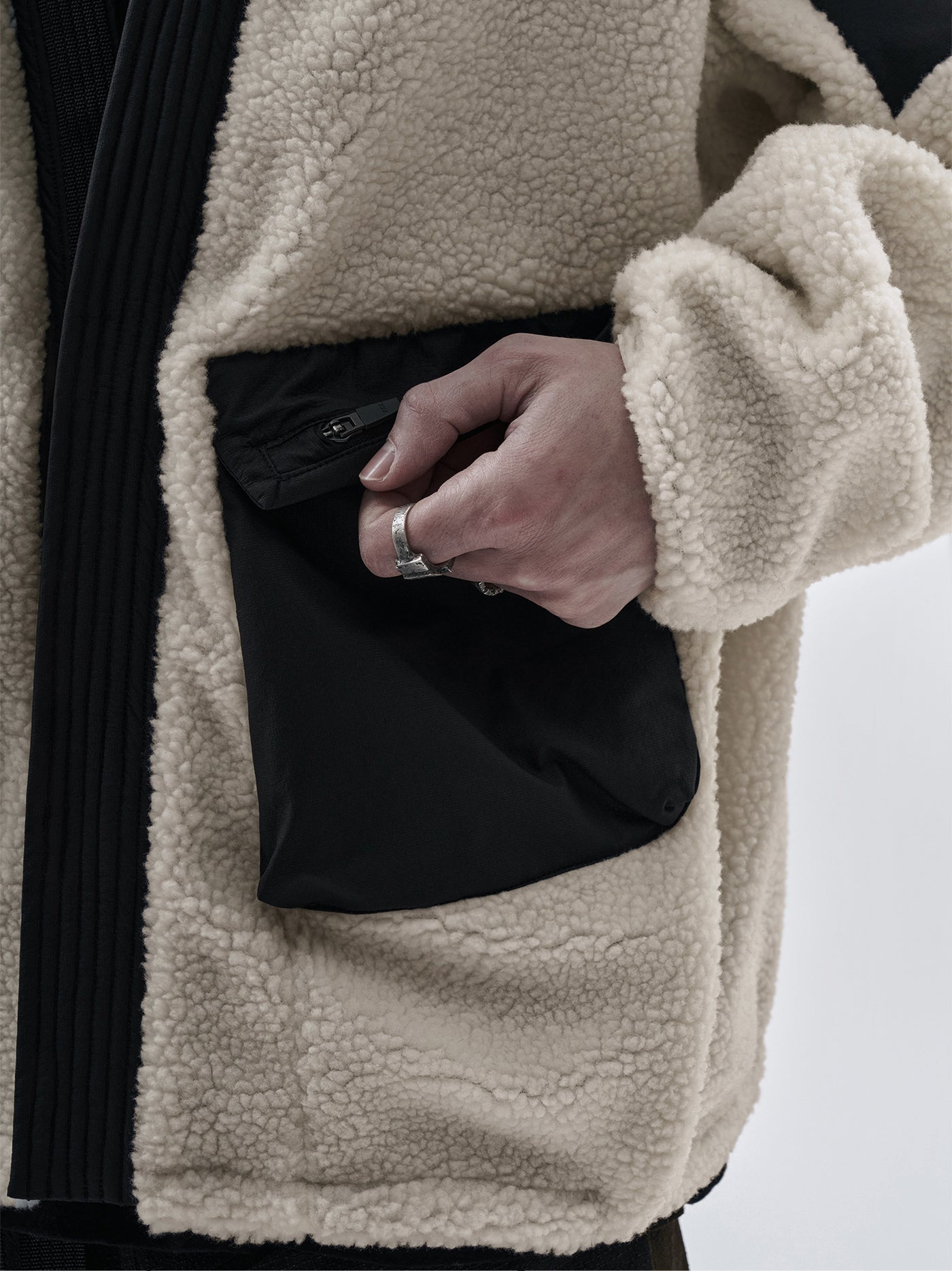 mendix noragi merino wool sherpa off white / black – enfin levé