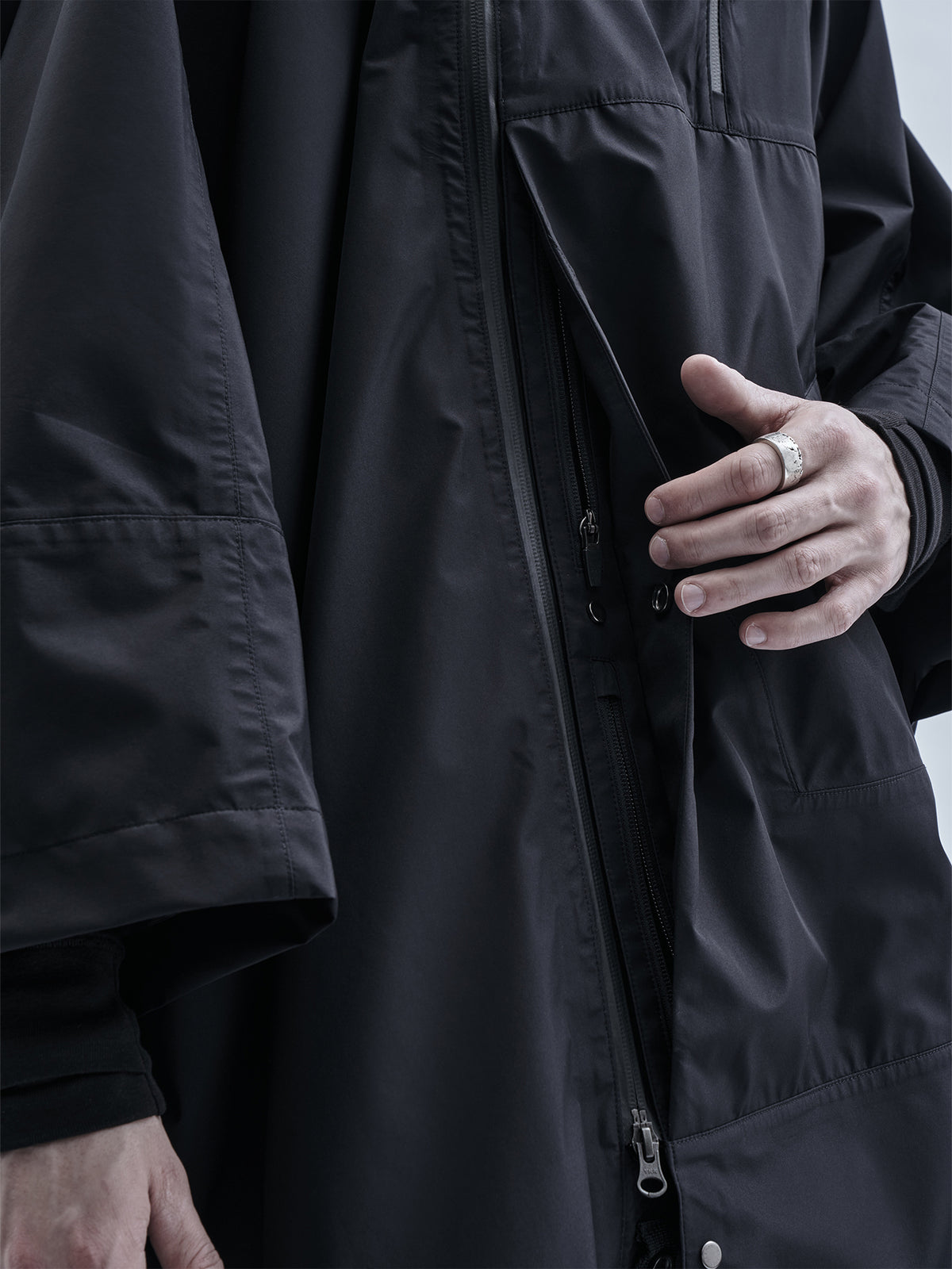 arin poncho schoeller allweather black