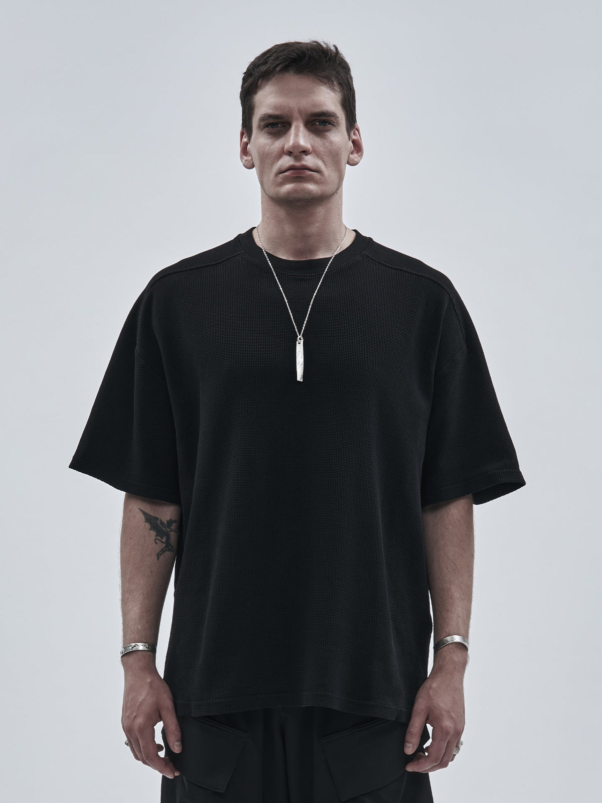 ELZARI TEE BLACK