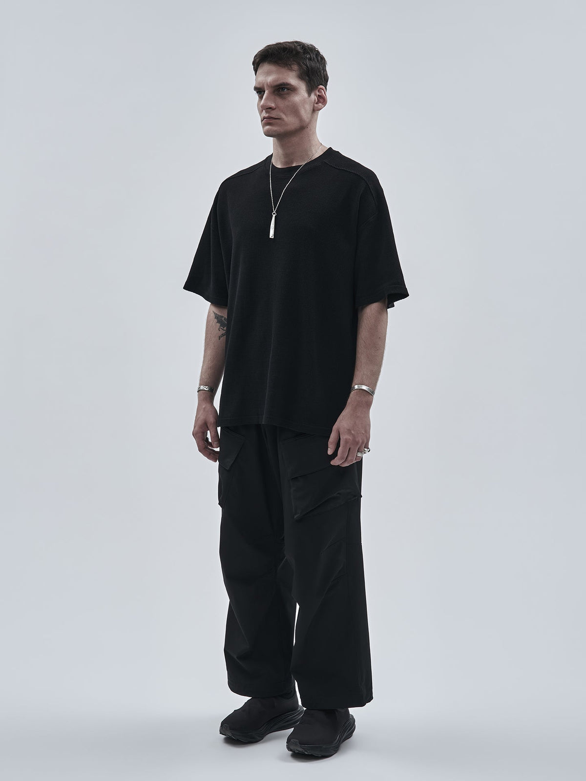 ELZARI TEE BLACK