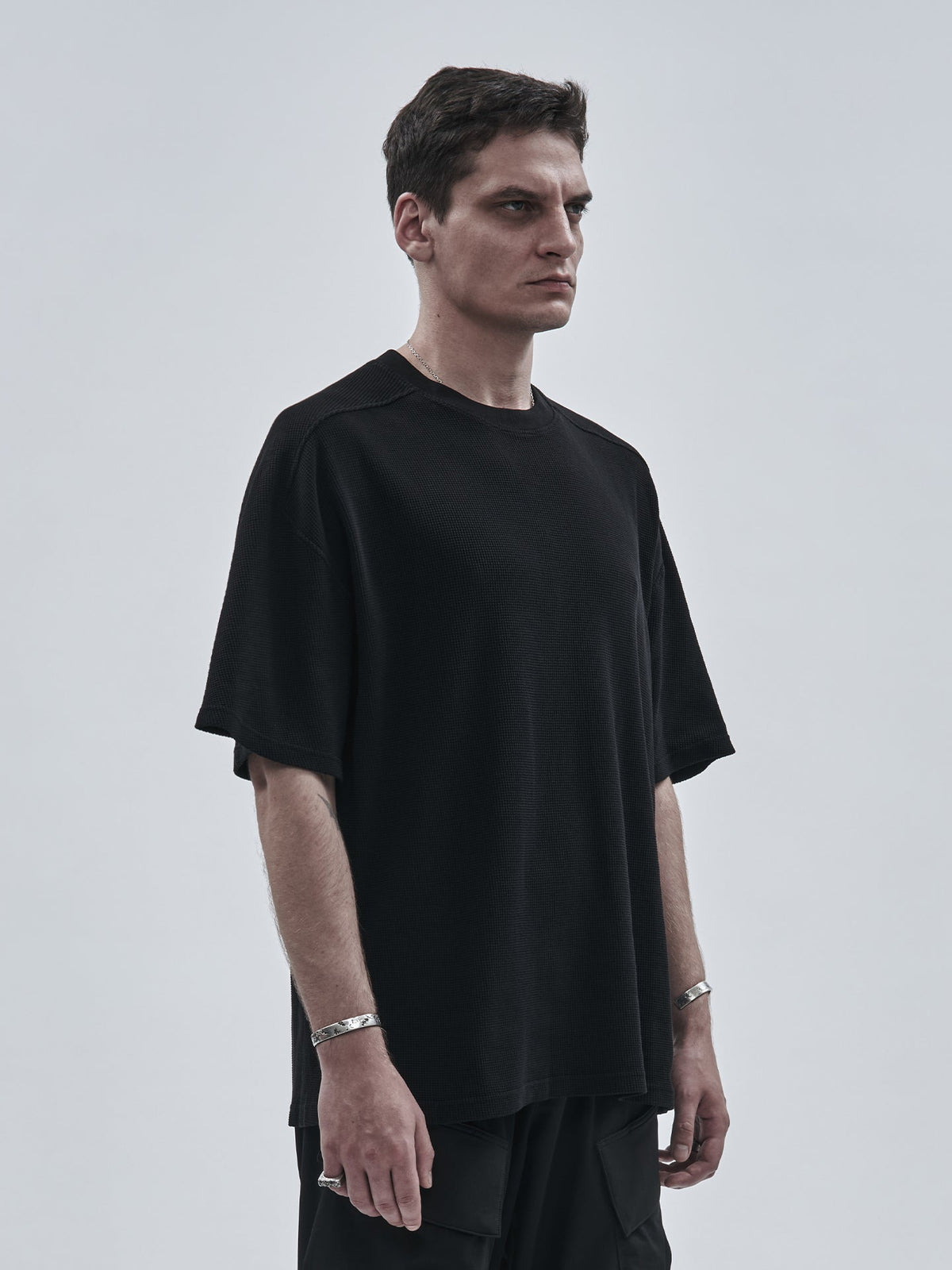 ELZARI TEE BLACK