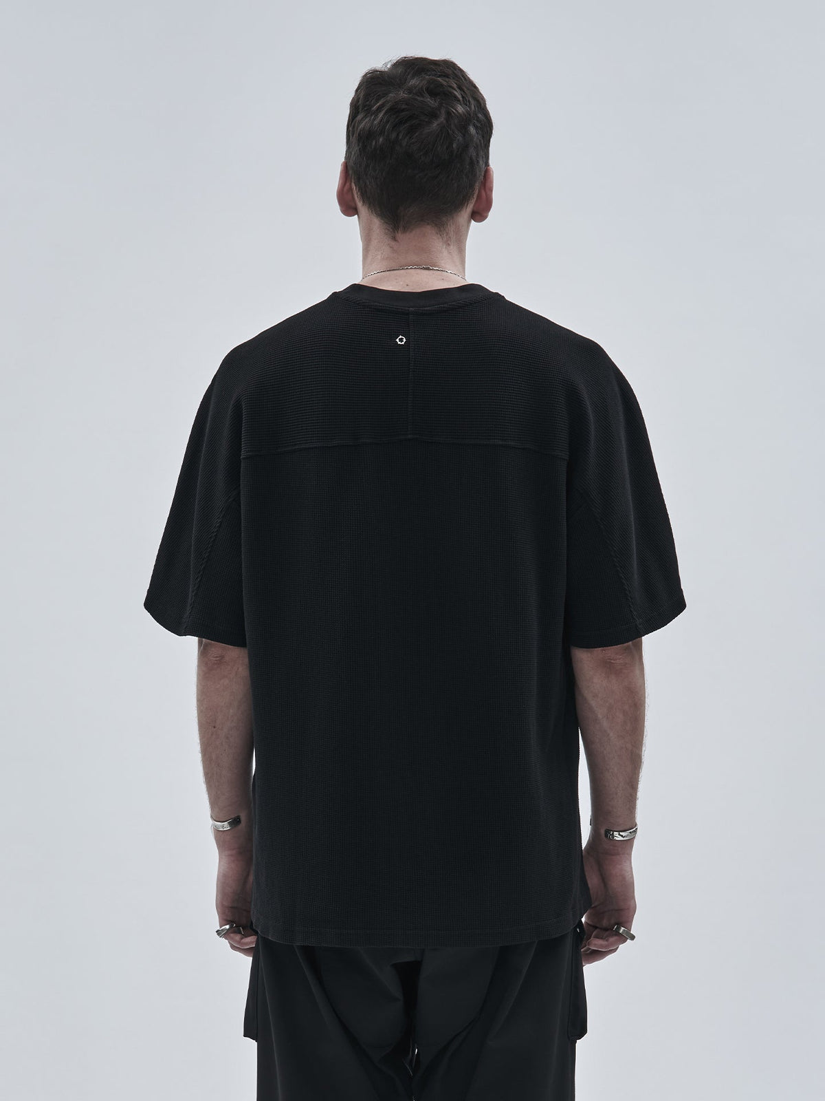 ELZARI TEE BLACK