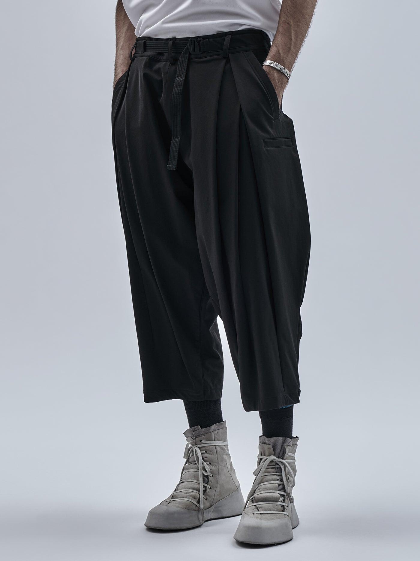 herri cropped pants schoeller dryskin black – enfin levé