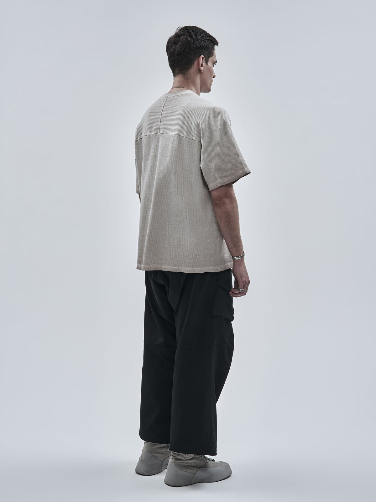 ELZARI TEE WEATHERED STONE