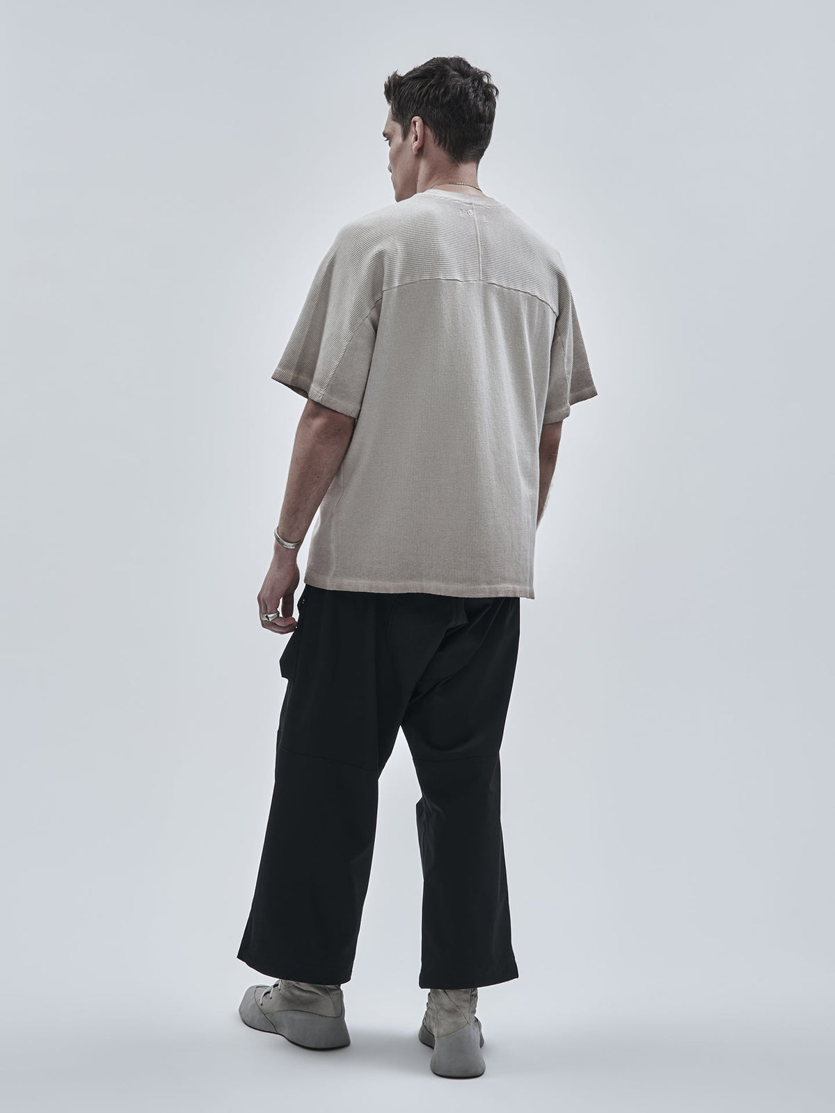 ELZARI TEE WEATHERED STONE