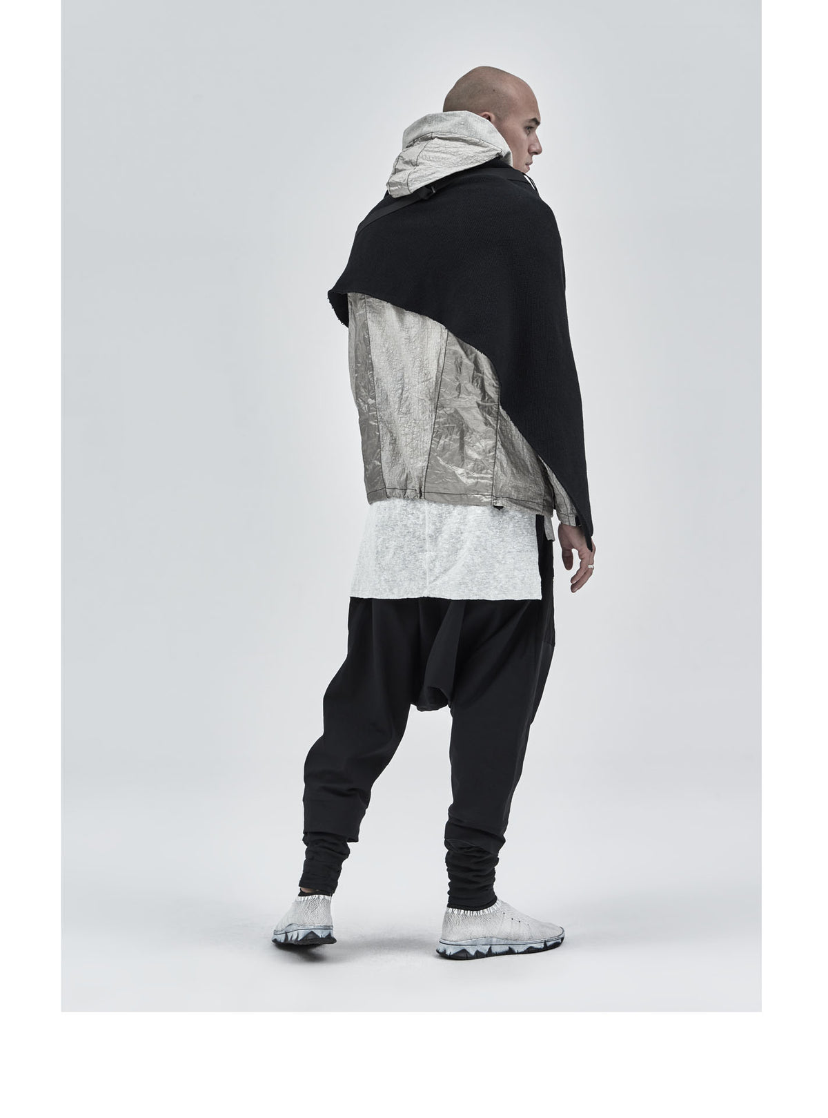 alza textured cotton poncho black
