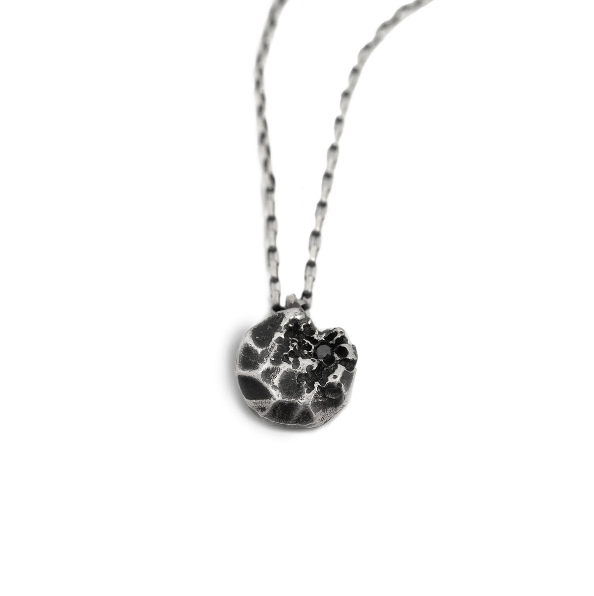 ataun pendant