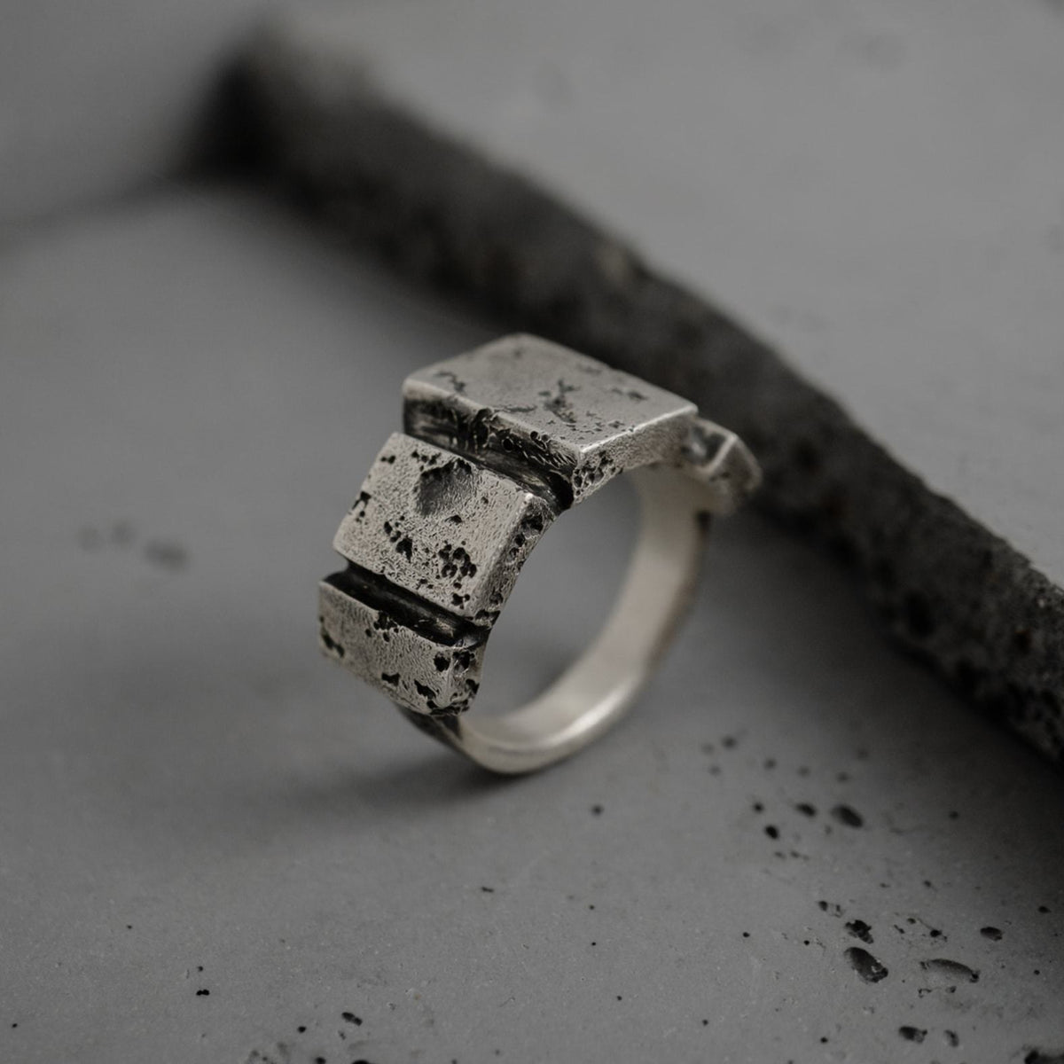negualde ring