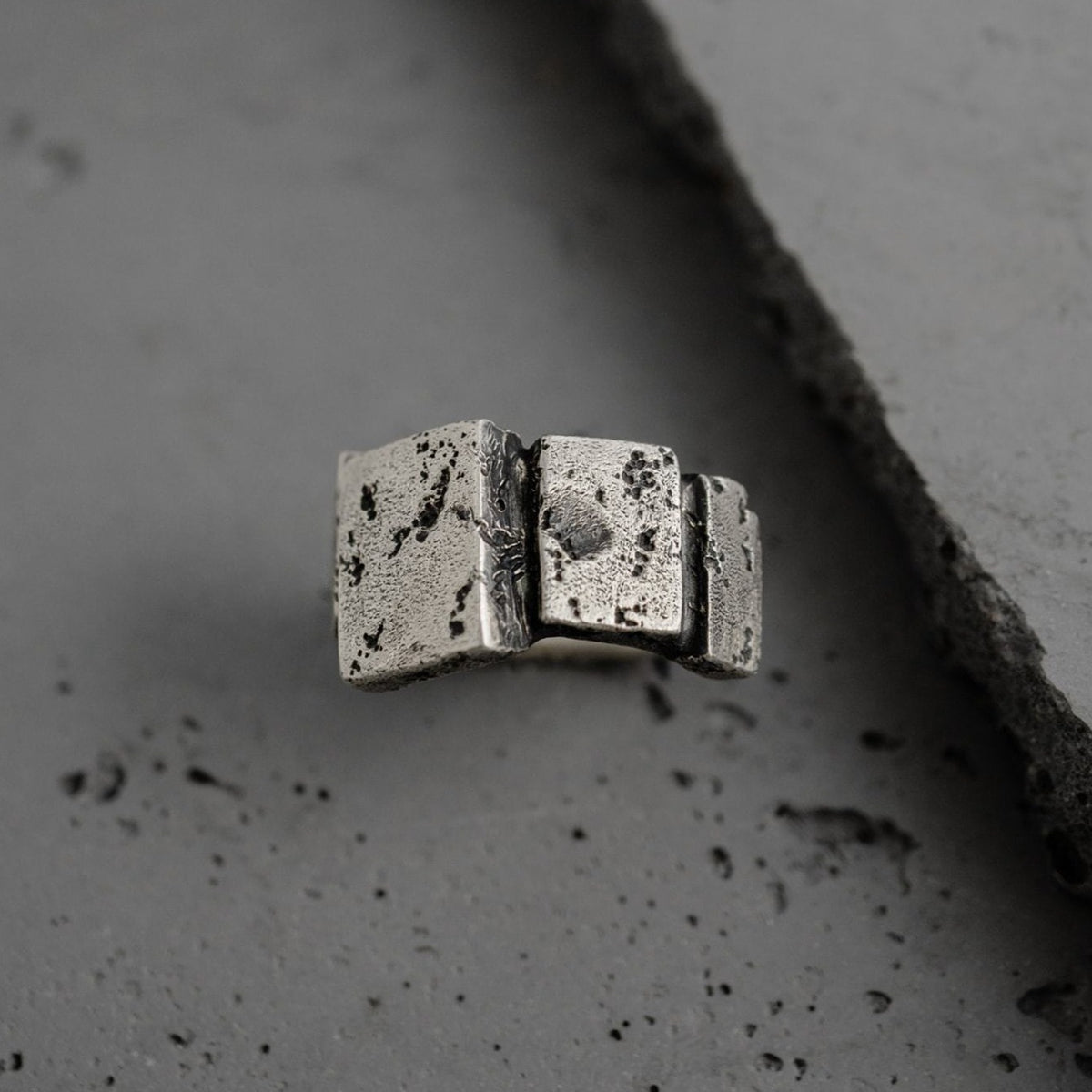negualde ring
